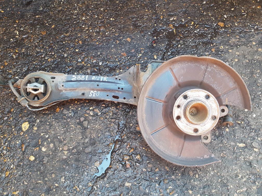 2006-2009 Volvo S80 Rear Hub With Trailing Arm Driver Side D5244T4