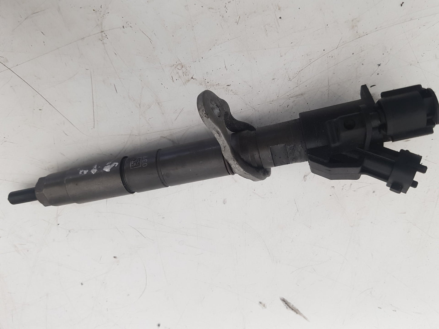 2012-2014 Volvo V60 XC60 2.4 D5 Diesel Fuel Injector 31272690 0445116016