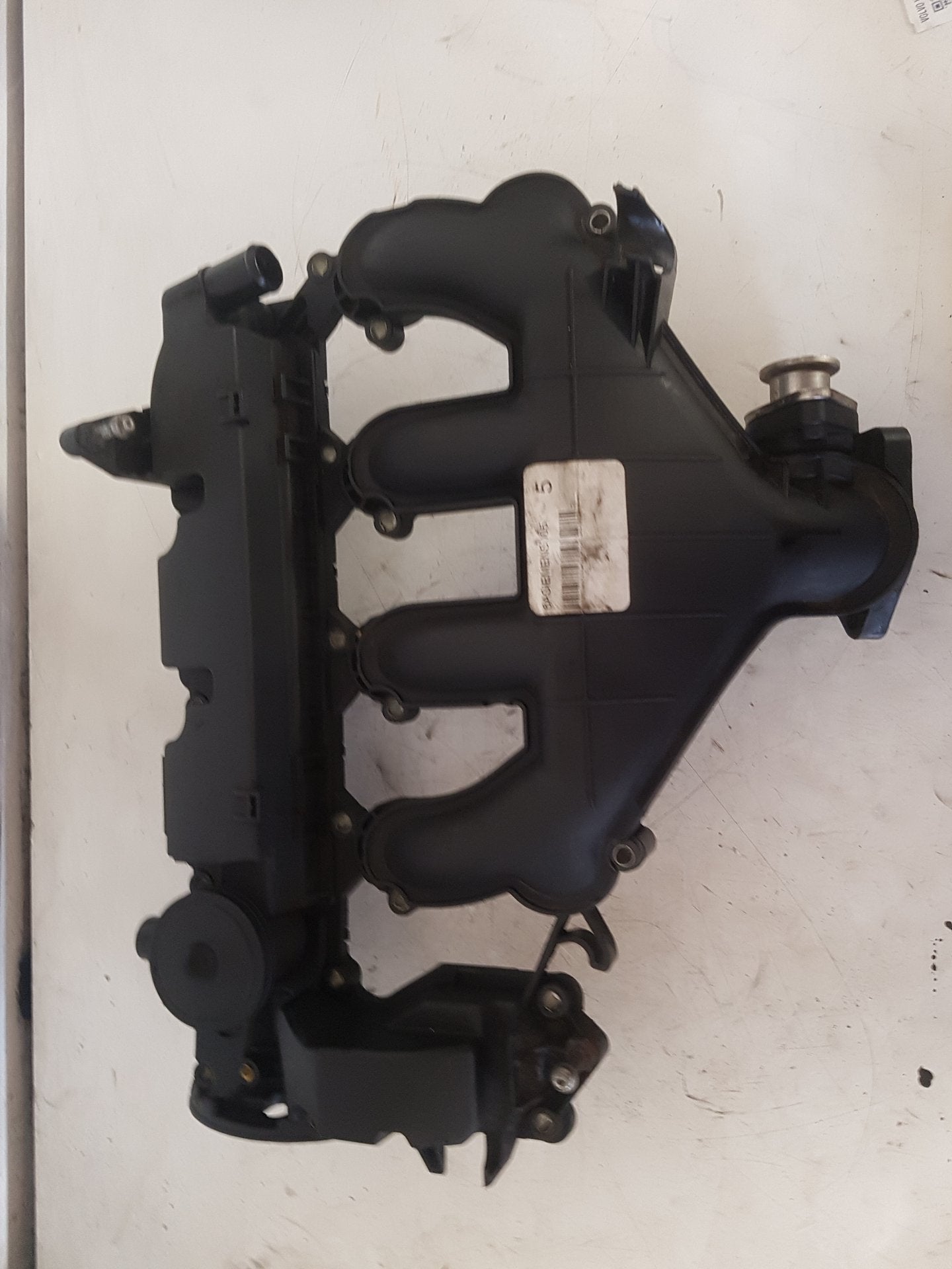 2012 - 2015 Volvo V40 Hatchback ROCKER VALVE COVER 6ASIEMENS005