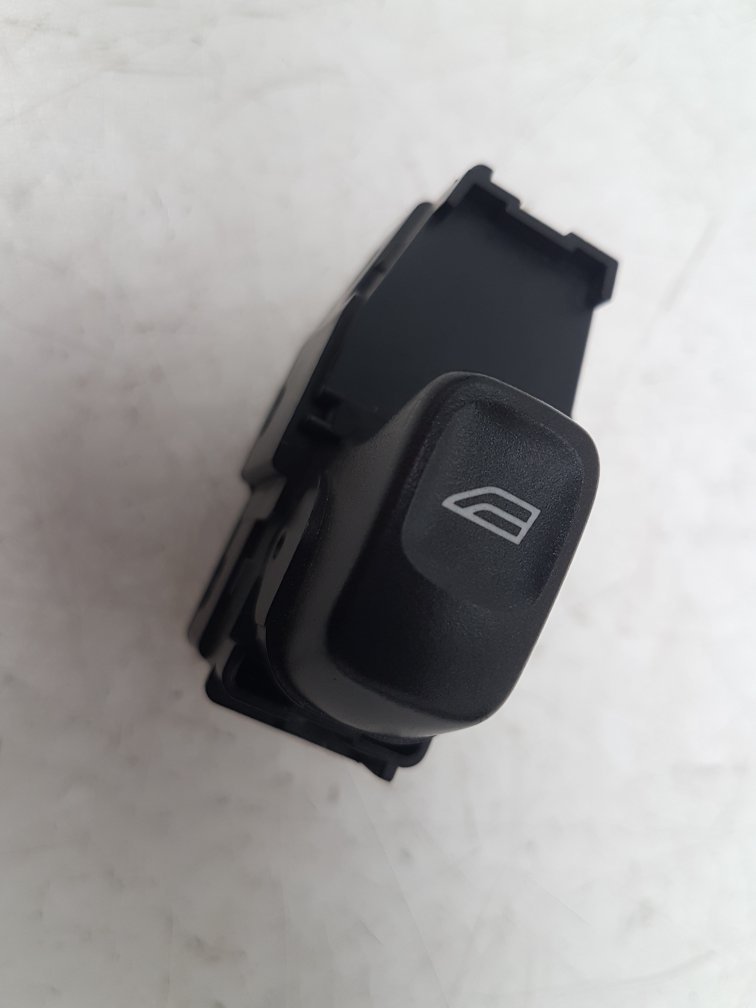 2004 - 2009 Volvo S60 Saloon Left Rear Window Switch 30658696