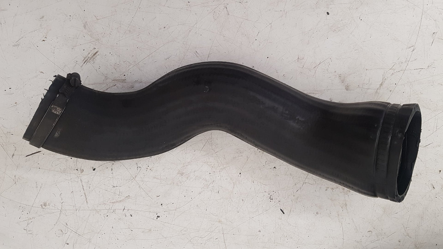 2001 - 2005 Volvo V70 Estate INTERCOOLER PIPE / BOOST HOSE 30680218