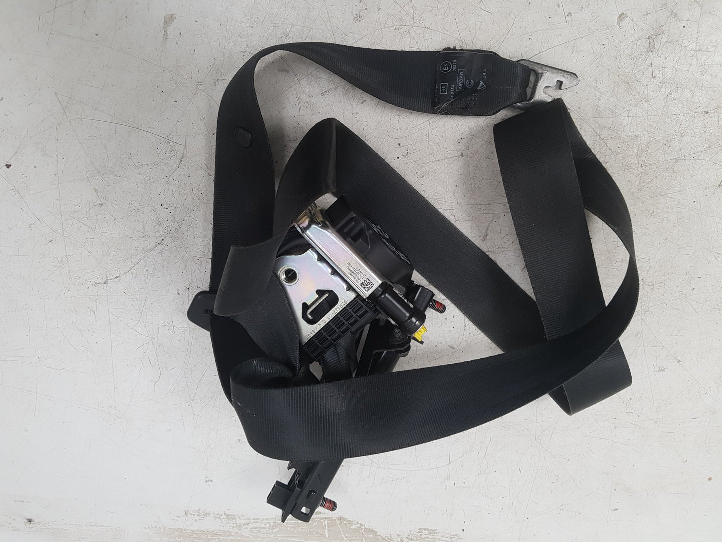 2013 Volvo V40 Hatchback Left Front Seat Belt 31390453