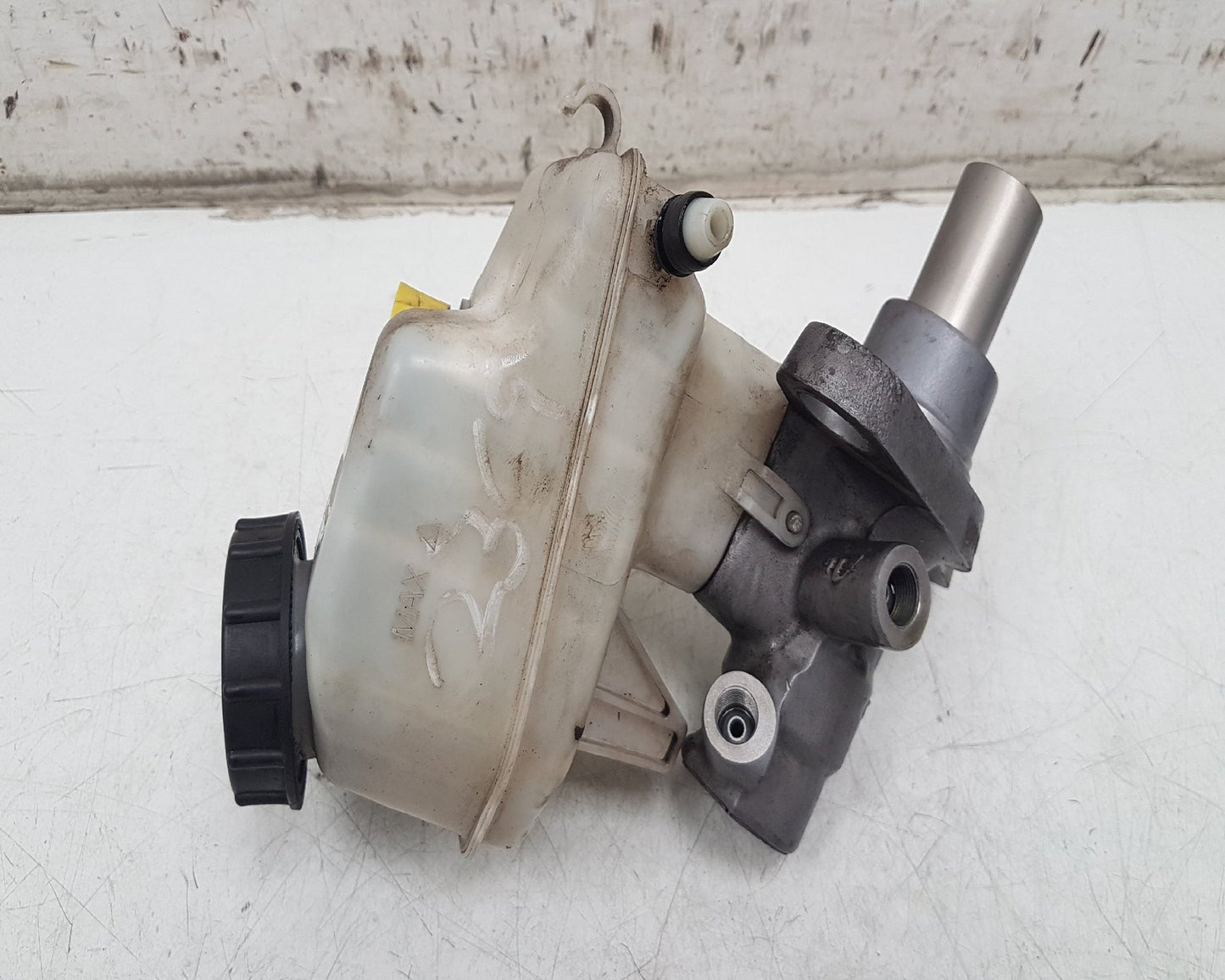 2010 - 2012 Saab 9-5 Saloon Brake Master Cylinder 41550110