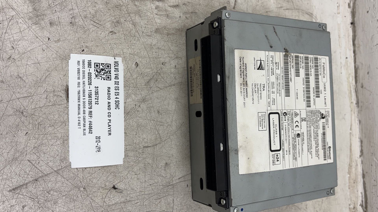 2013 - 2016 Volvo V40 III 525 Hatchback RADIO AND CD PLAYER 31357212