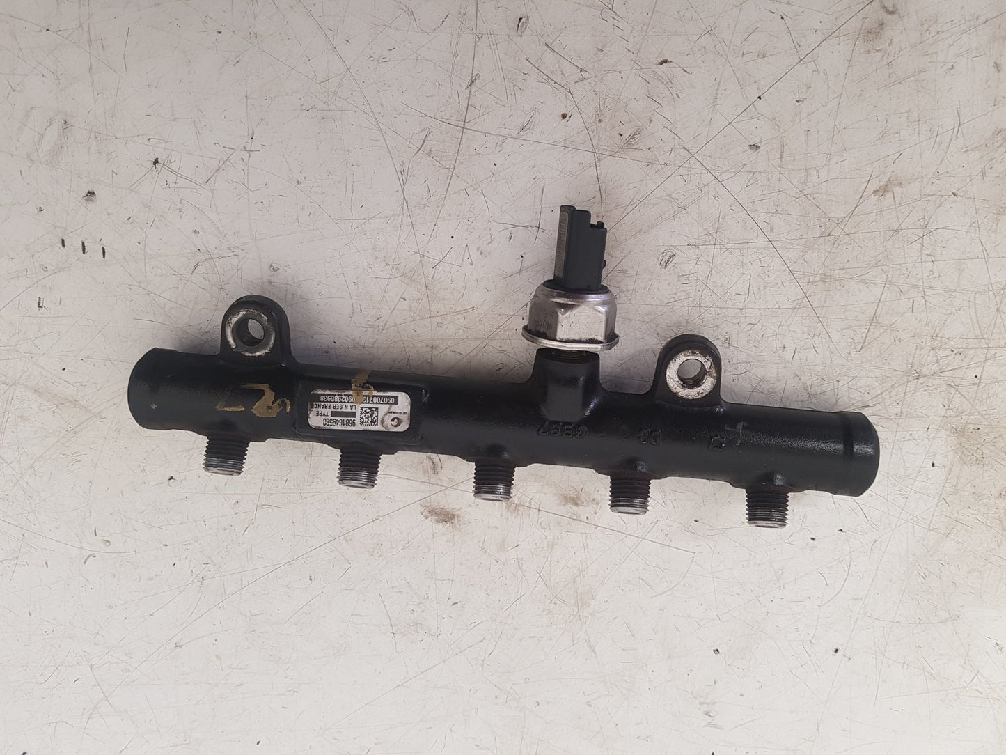 2008 - 2016 Volvo V70 Estate Injection Rail 9681649580