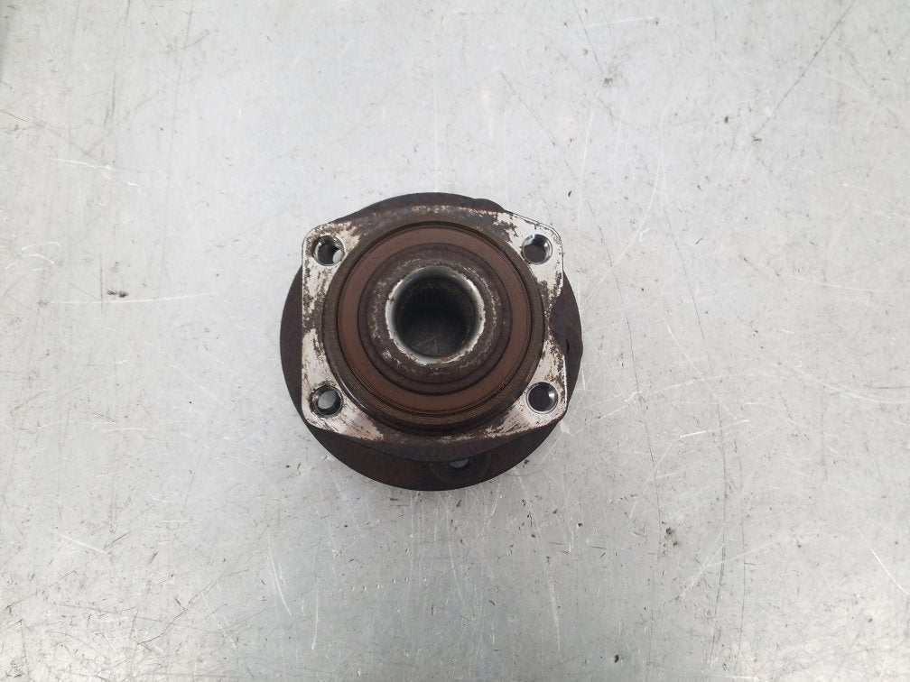 1997 - 2000 Volvo V70 Estate Left Front Hub Assembly