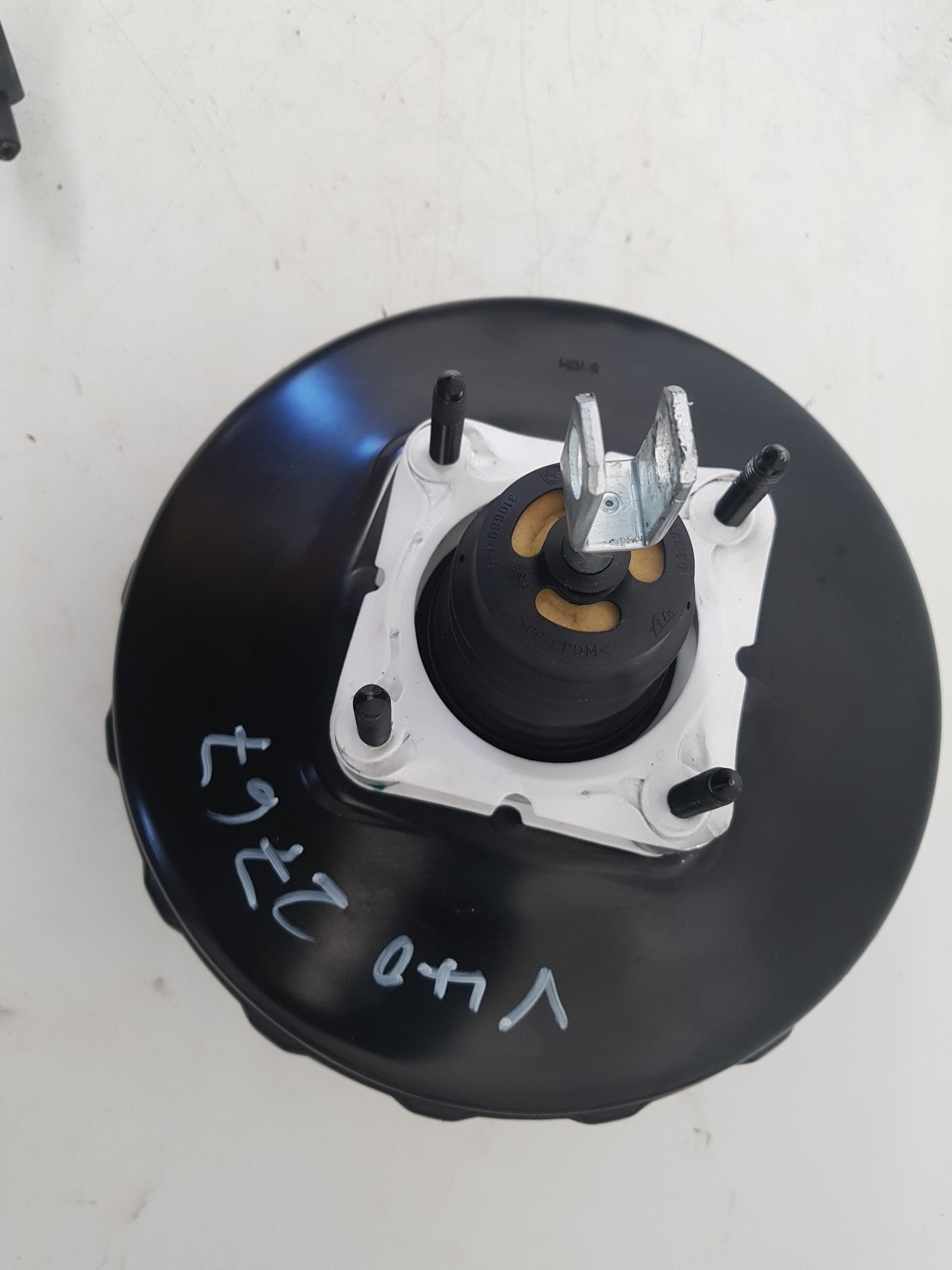 2015 - 2019 Volvo V40 Cross Country Hatchback Brake Booster 31381635