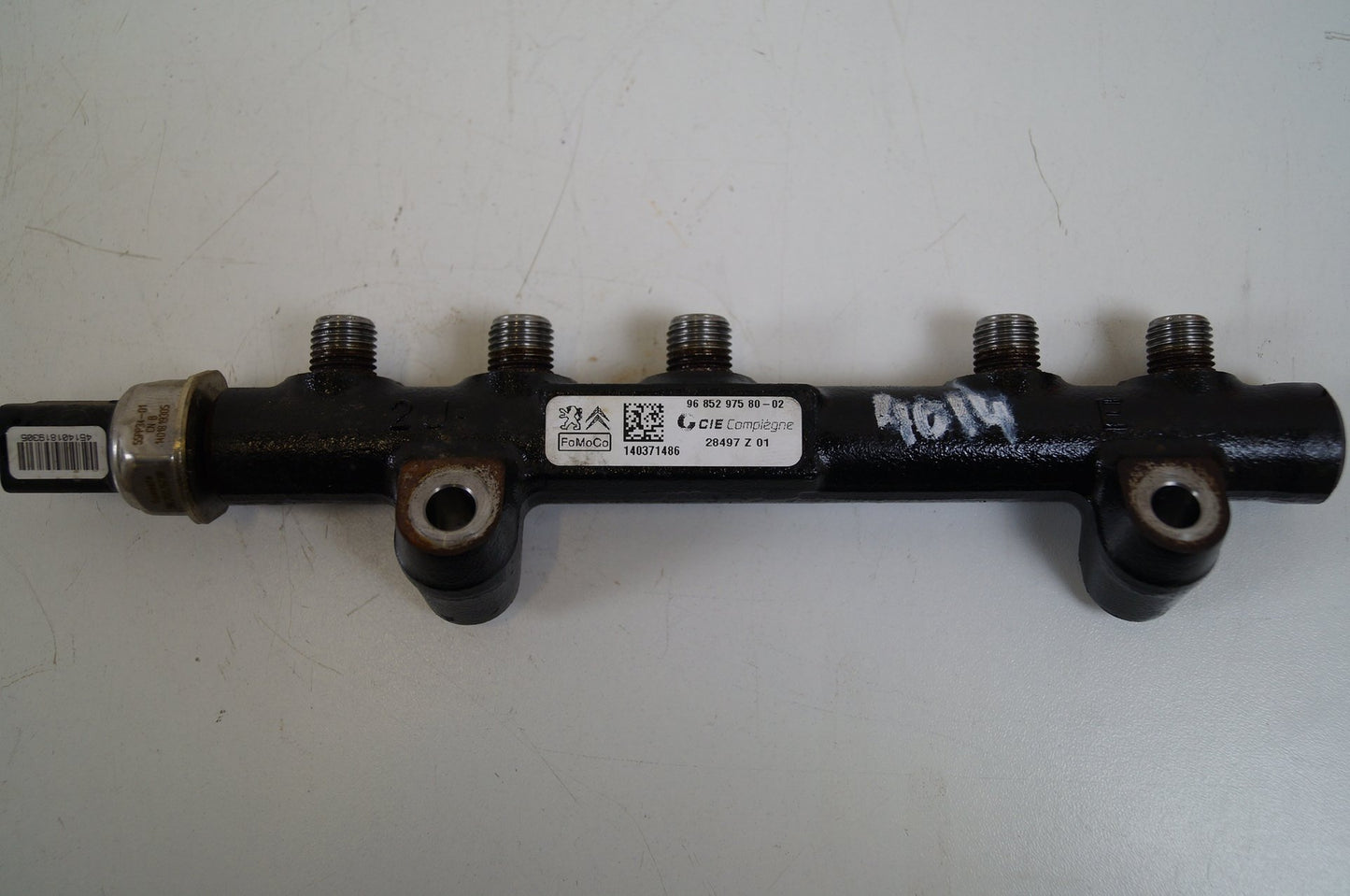 2010 - 2012 Volvo C30 Hatchback Injection Rail 968529758002
