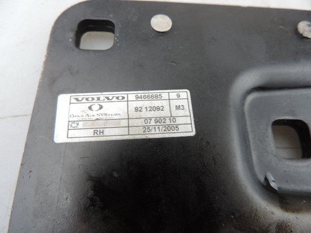 2006 - 2014 Volvo C70 Convertible LOCK BRACE RIGHT