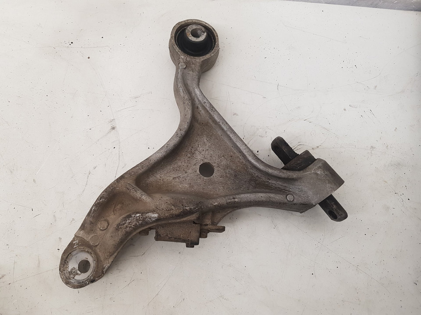 2001 - 2010 Volvo S60 Saloon Right Front Lower Control Arm