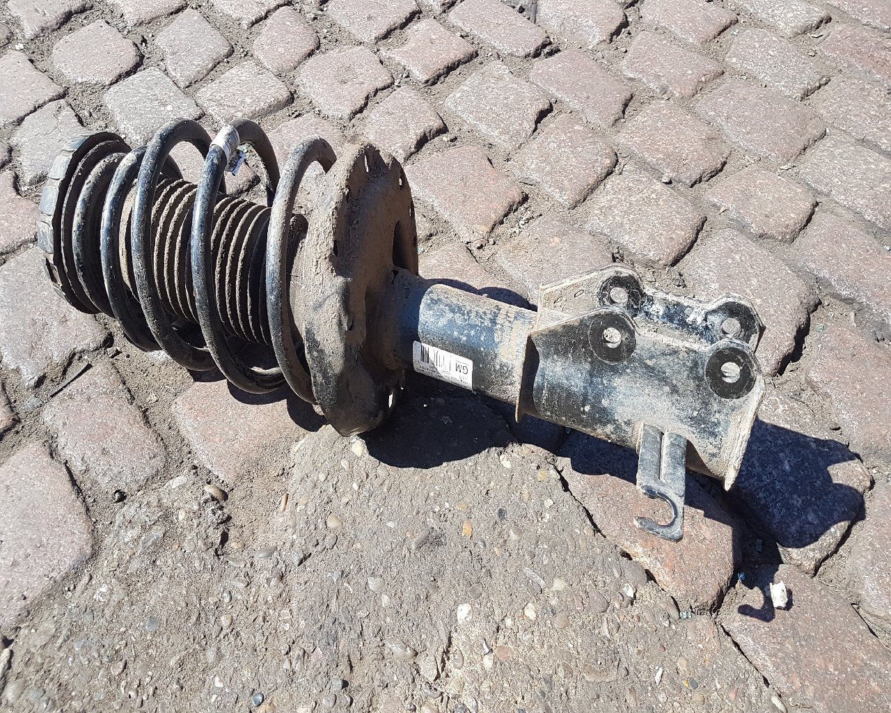 2010 - 2012 Saab 95 Saloon Left Front Shock Absorber 13333031