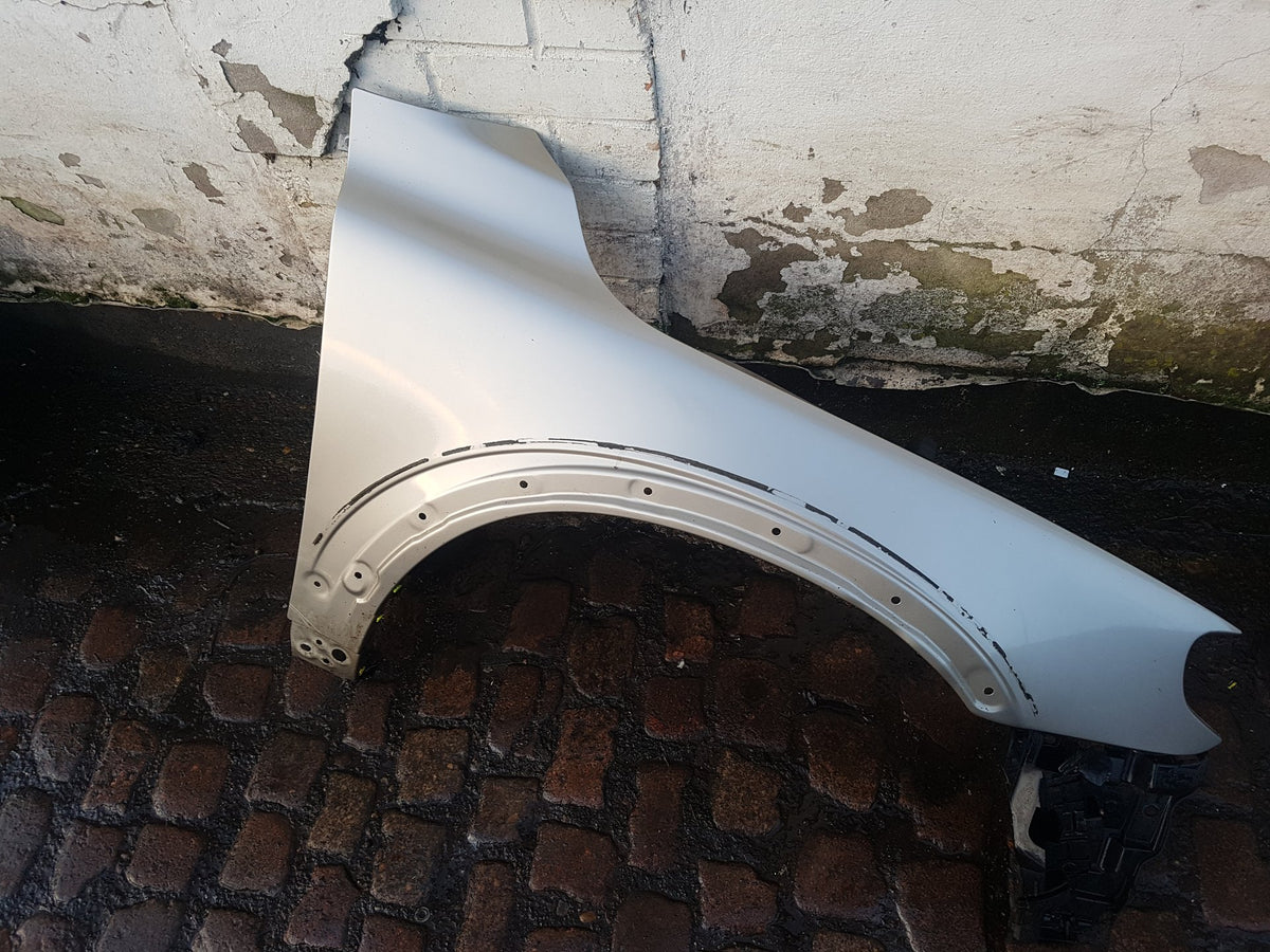 2008-2016 Volvo XC70 III Right Driver Side Gold Front Wing 31294003