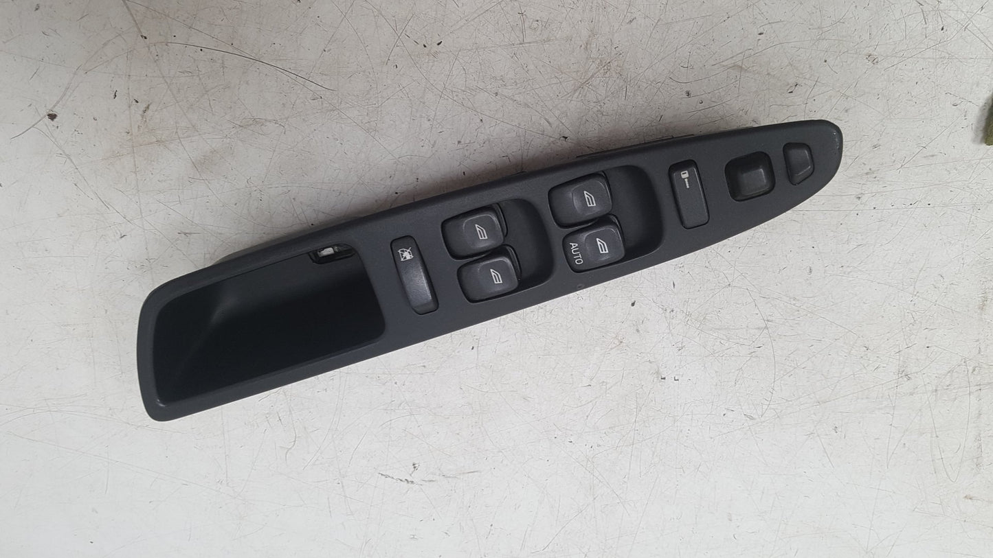 2000 - 2004 Volvo V40 Estate Right Front Window Switch 30638534