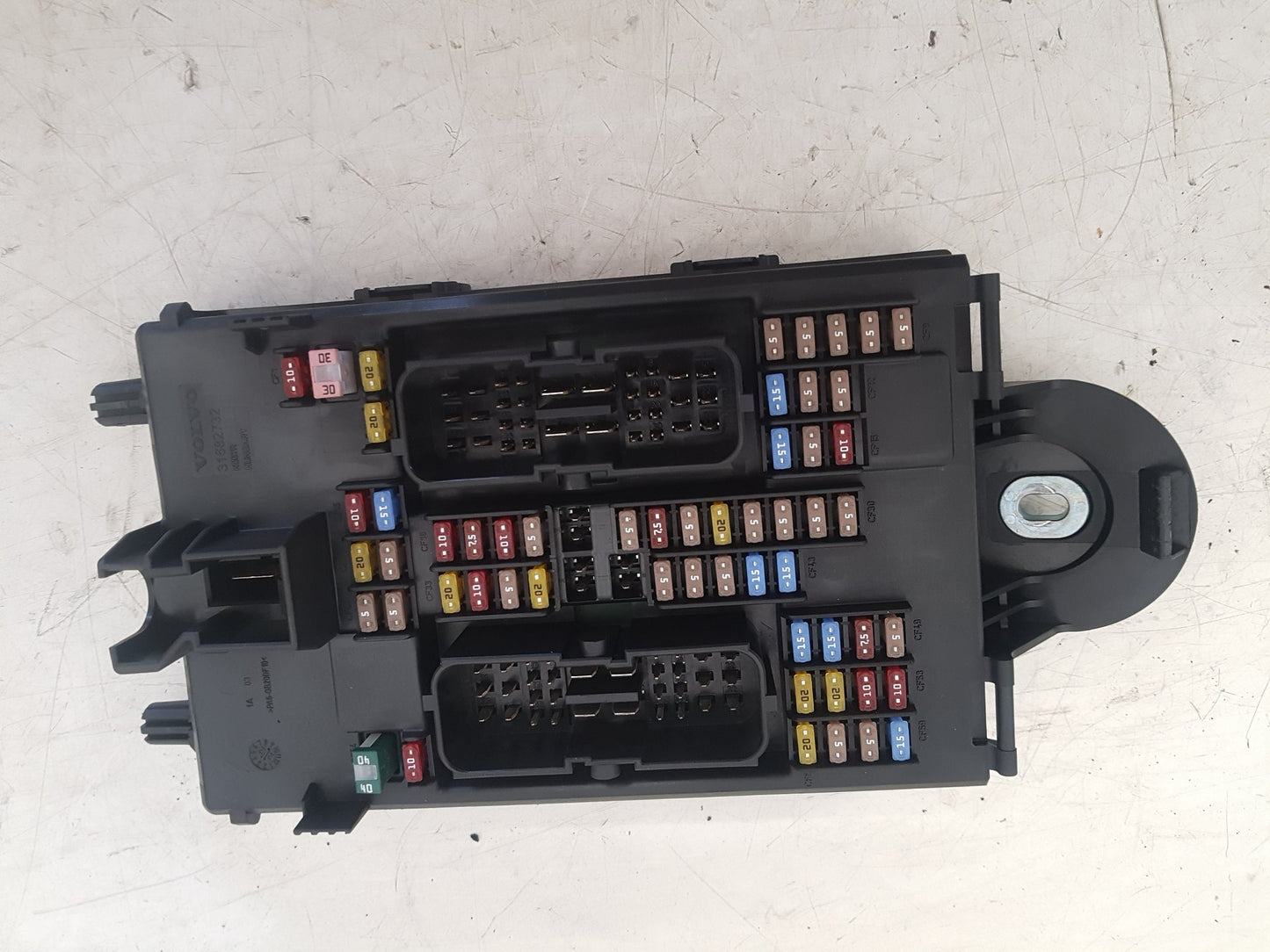 2017 - 2025 Volvo V90 235, 236 Estate Interior Fuse Box 31682732