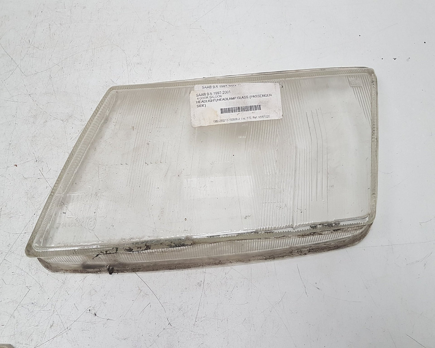1997 - 2001 Saab 9-5 HEADLIGHT/HEADLAMP GLASS (PASSENGER SIDE)