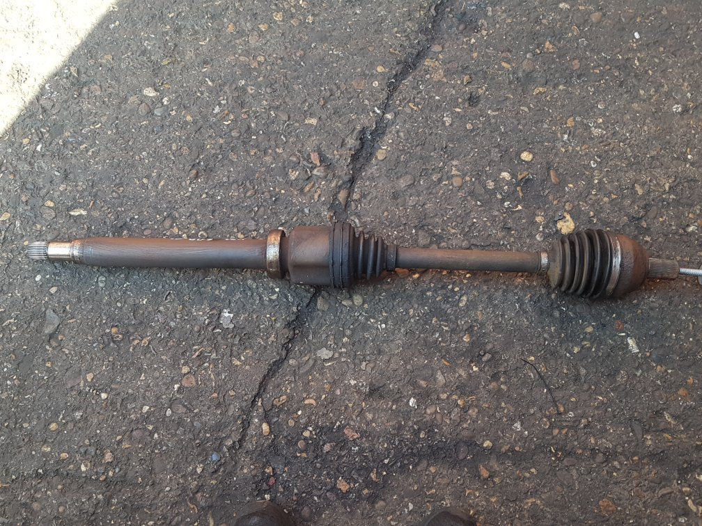 2007 - 2015 Volvo V70 Estate DRIVESHAFT - DRIVER FRONT (MANUAL) 36002894