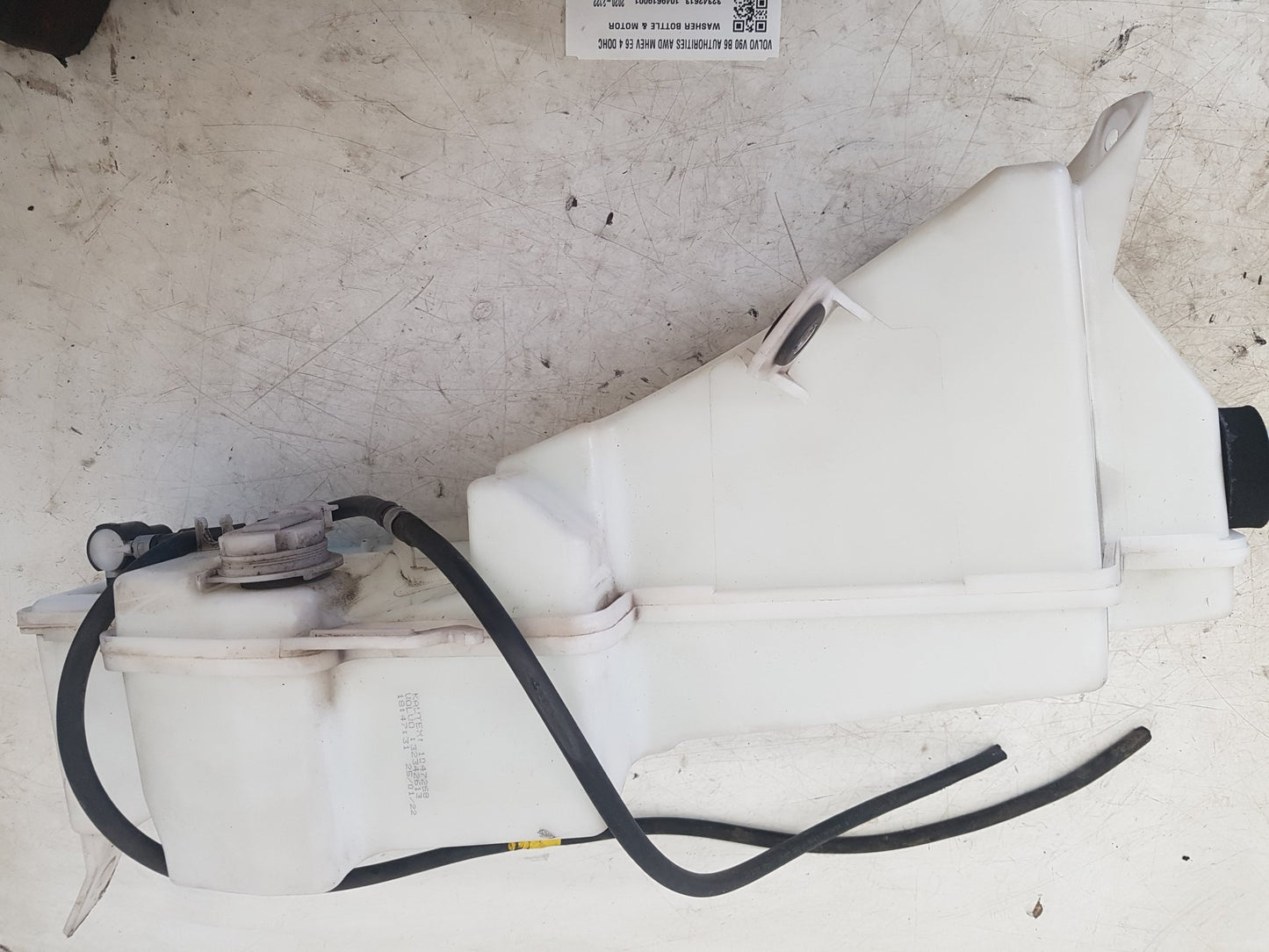 2017 - 2025 Volvo V90 235, 236 Estate WASHER BOTTLE & MOTOR 32342613