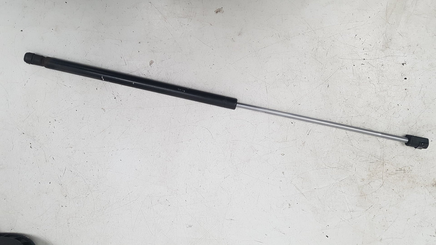 2000 - 2004 Volvo V40 Estate BONNET STRUT/RAM 30819865