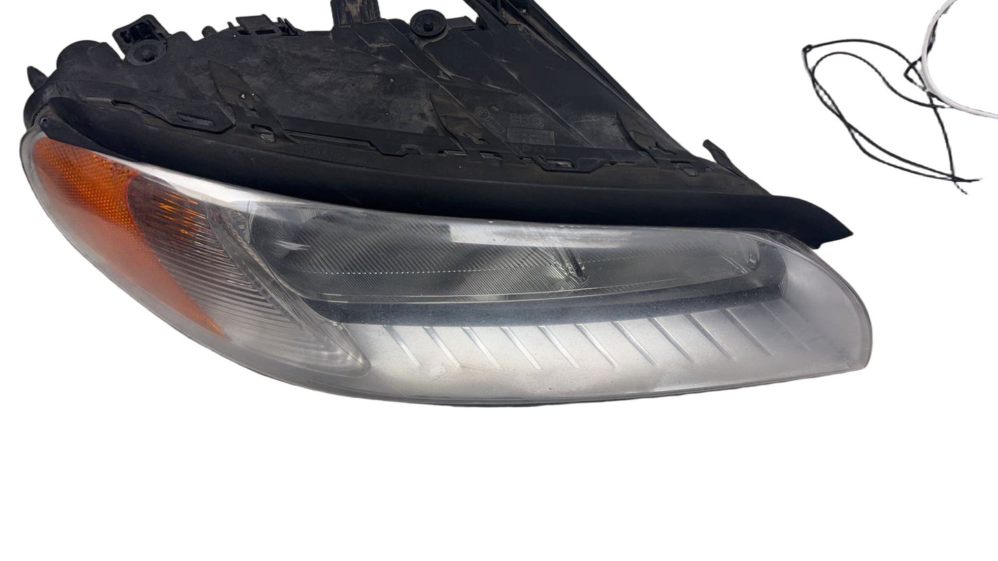 2008 - 2015 Volvo V70 Estate Right Headlight 31353336