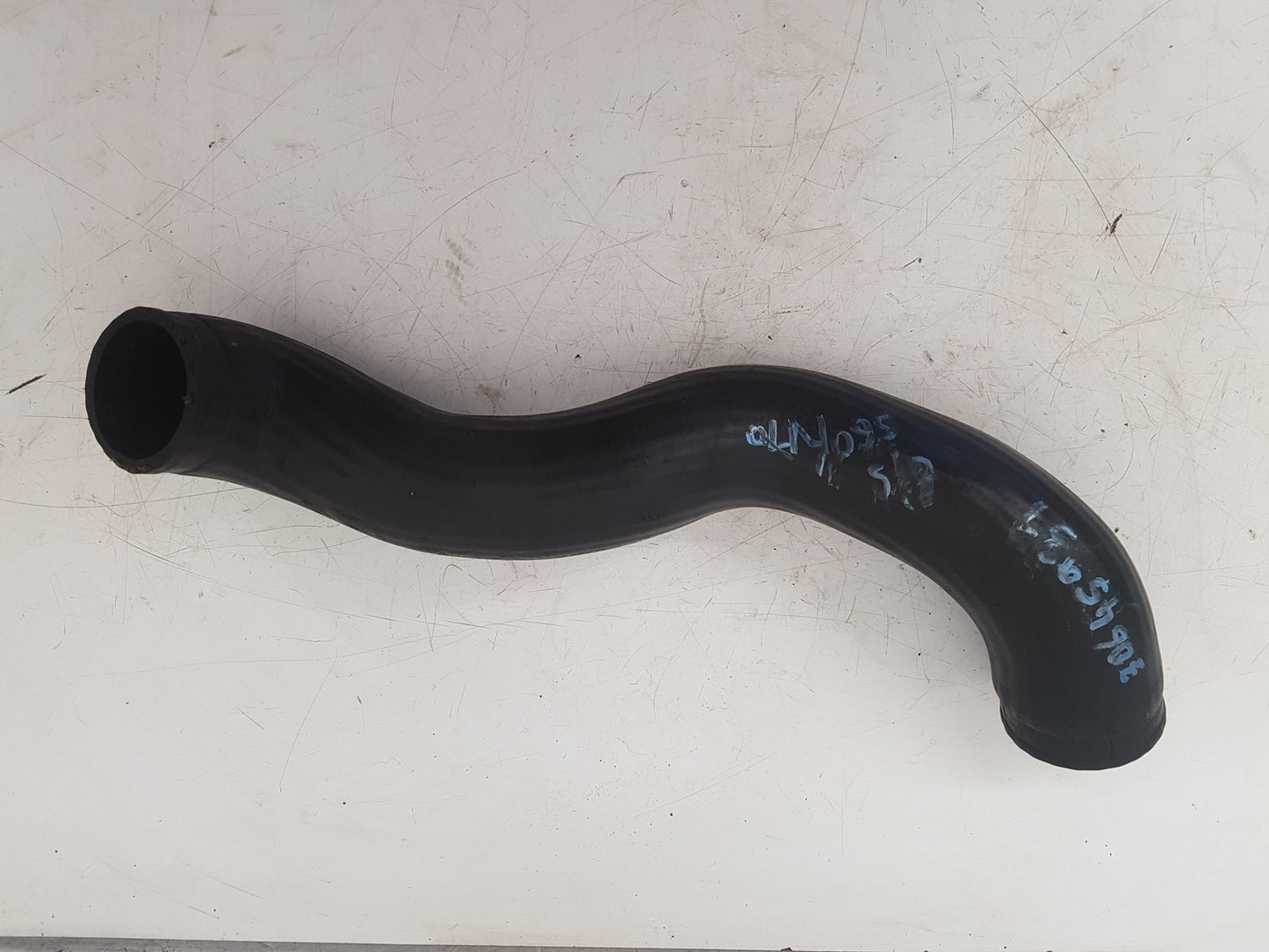 2002 - 2007 Volvo V70 Estate INTERCOOLER HOSE 30645937