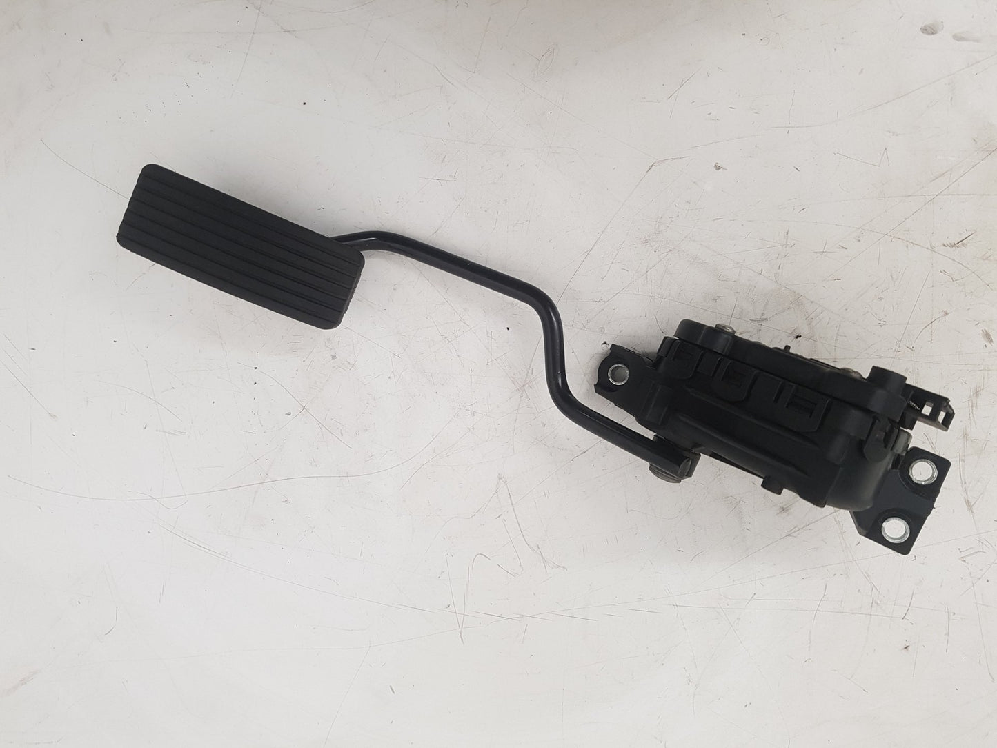 2000 - 2004 Volvo V40 Estate Accelerator Pedal 30865643