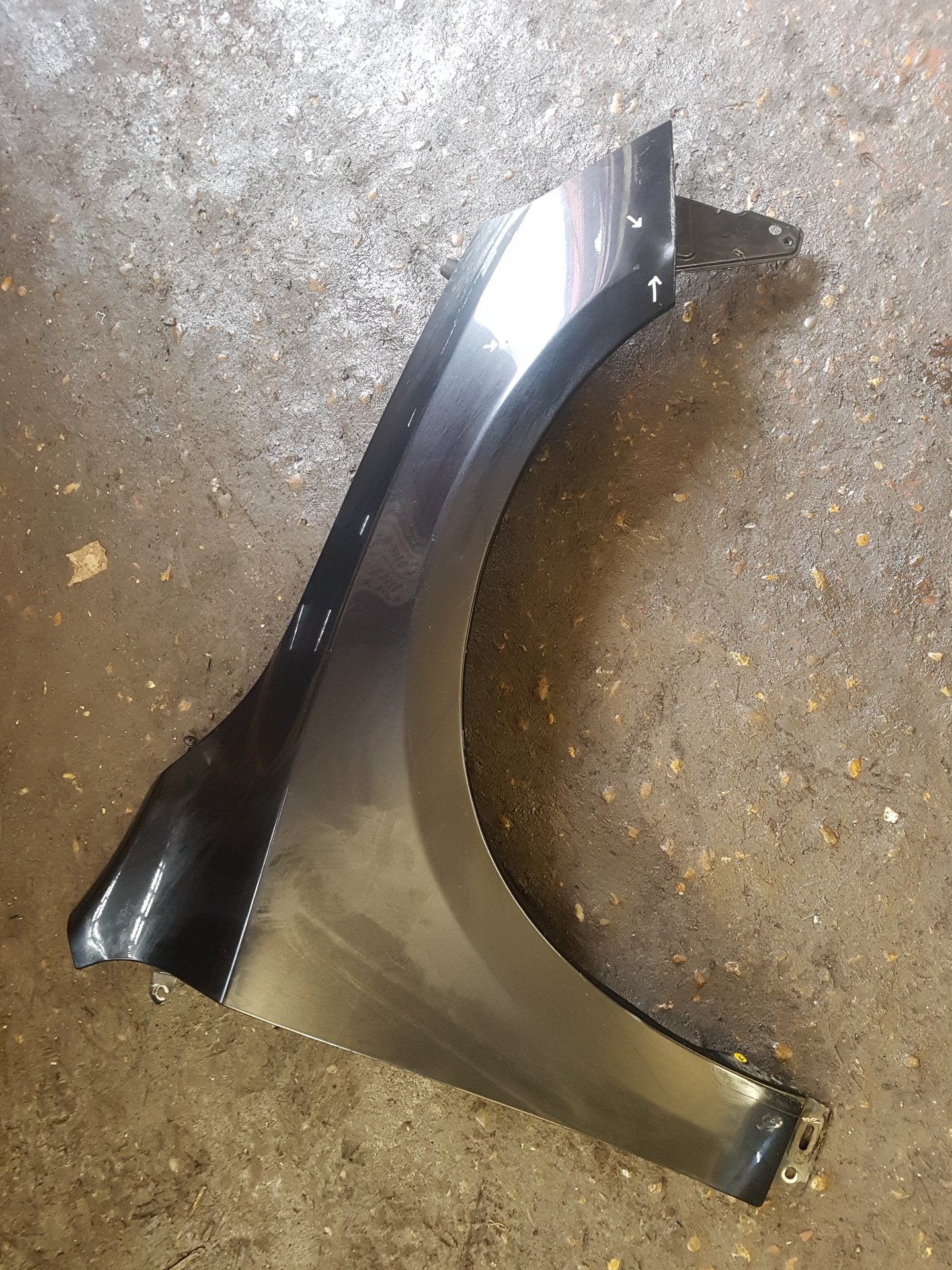 2004 - 2007 Volvo XC70 Estate Right Front Guard 31352072