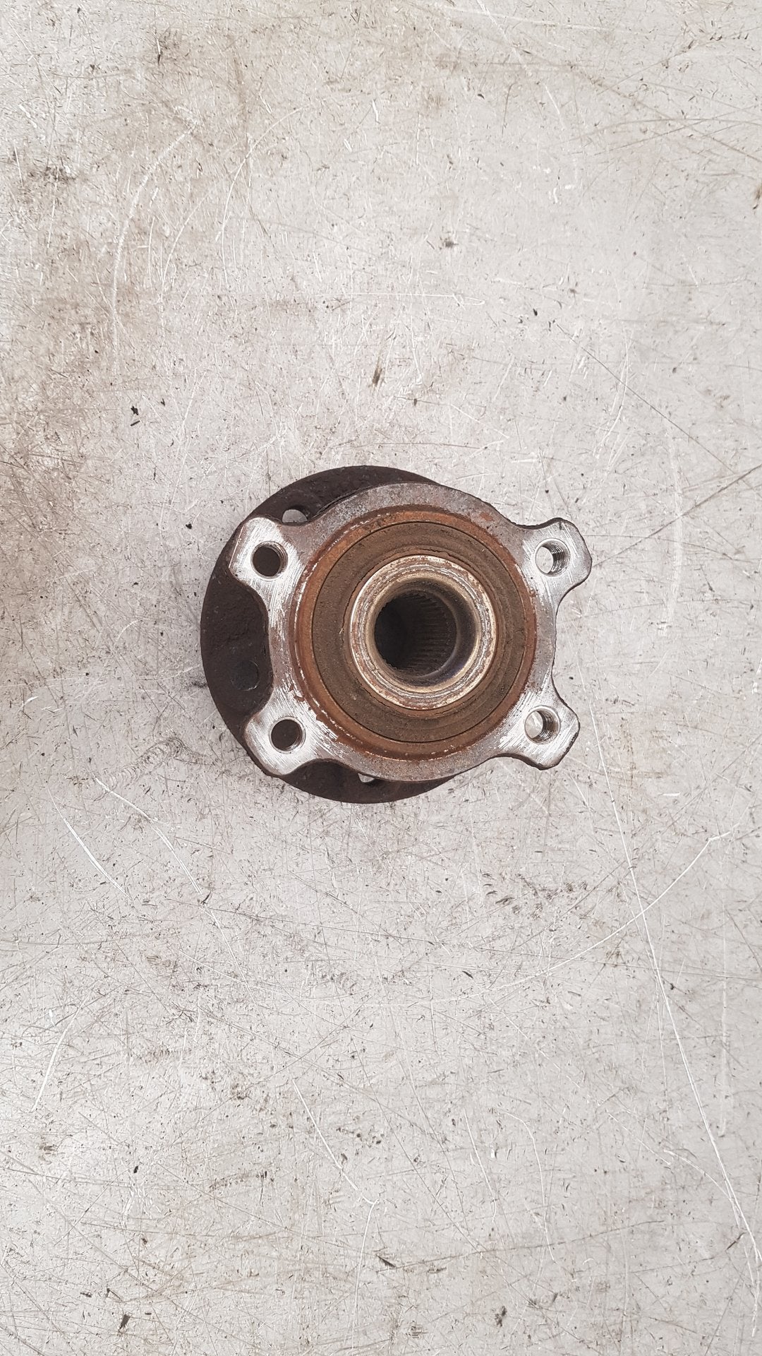 2009 - 2012 Volvo XC60 Estate Left Rear Hub Assembly 31360026