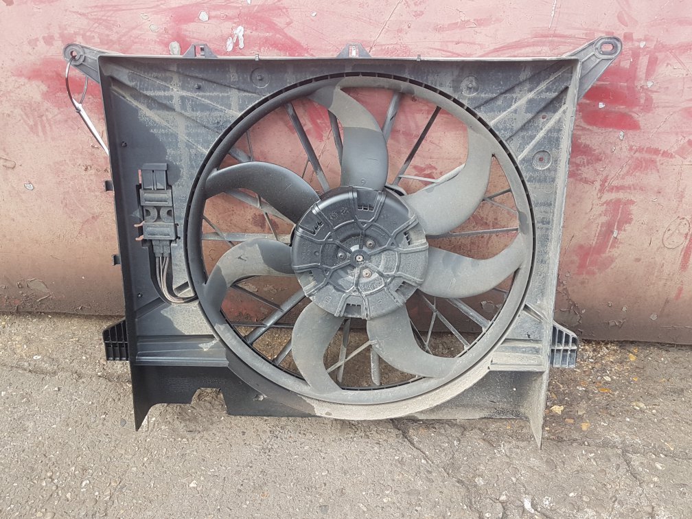 2002 - 2006 Volvo XC90 Estate RADIATOR FAN & COWLING (A/C CAR) 3137229010