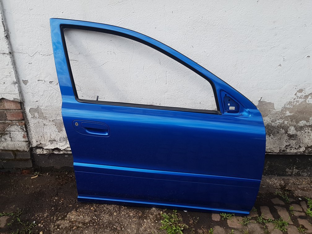 2003 - 2007 Volvo V70 Estate DOOR - BARE (FRONT DRIVER SIDE) 30649390-9