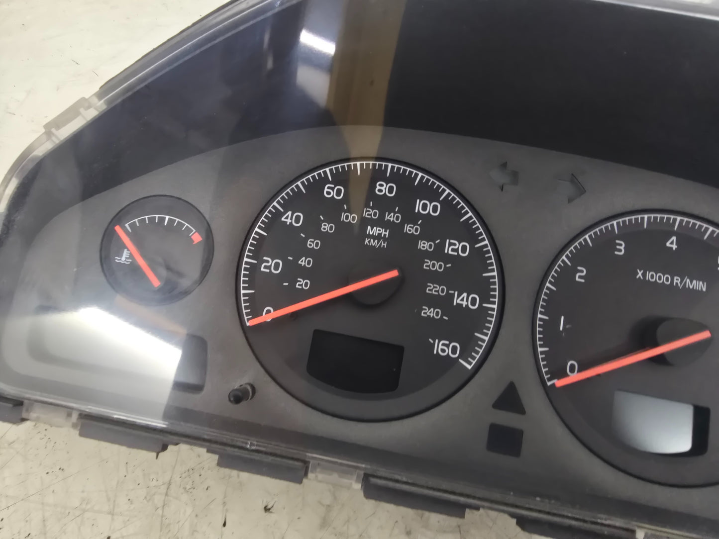9499669 Volvo V70 S60 Instrument Cluster Speedo Clocks 2000-2004 Genuine