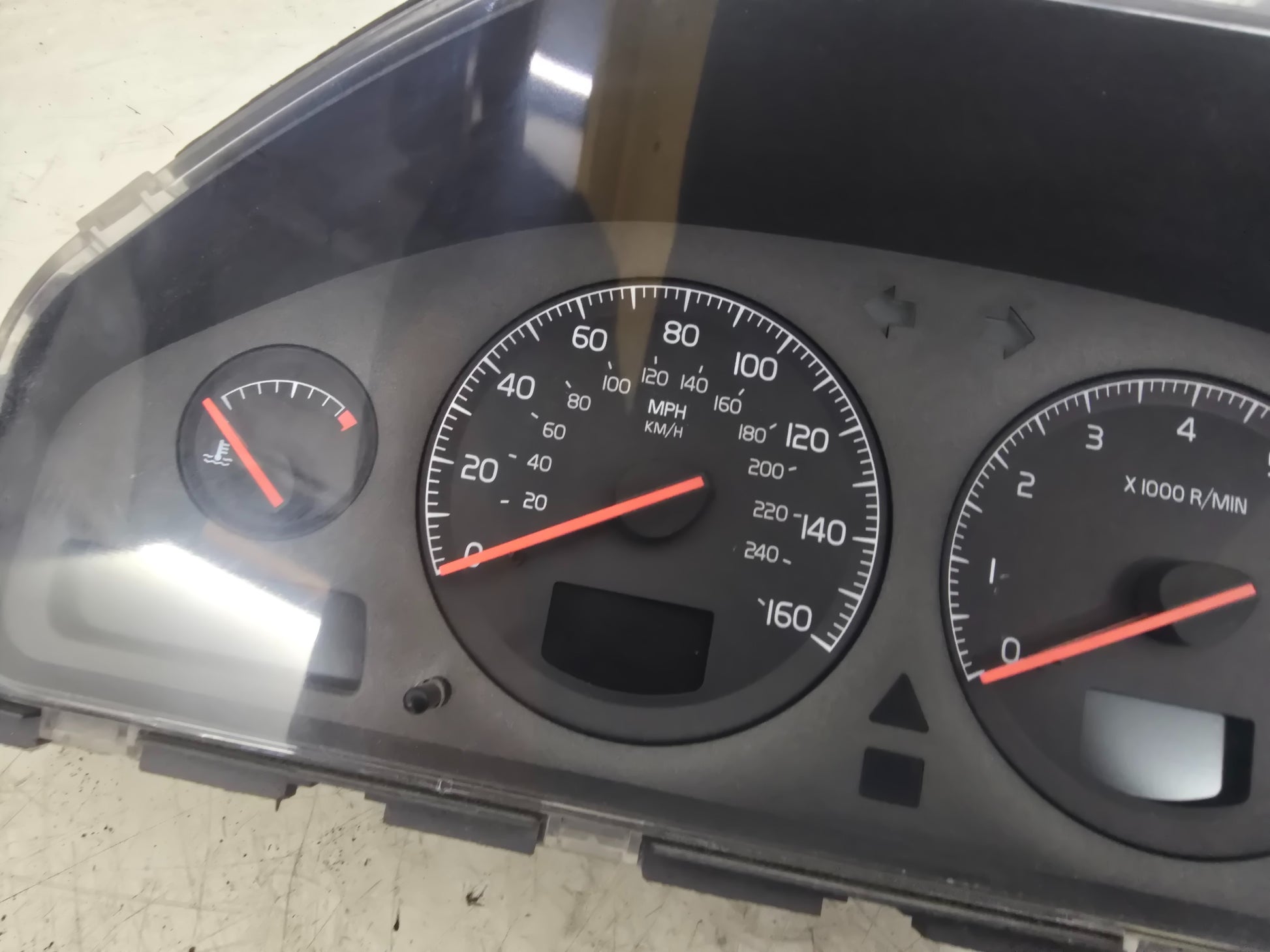 9499669 Volvo V70 S60 Instrument Cluster Speedo Clocks 2000-2004 Genuine