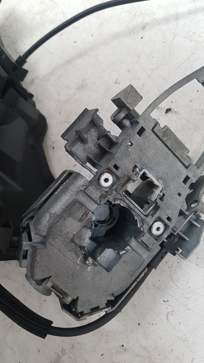 2006 Volvo C70 Left Front Door Lock Actuator 31416681