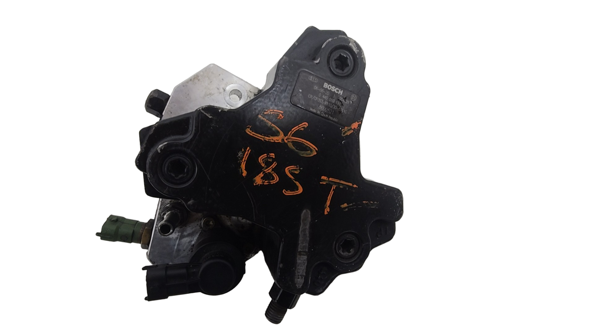 2006-2010 Volvo V50 D5 High Pressure Fuel Pump 0445010111 2400cc Diesel D5244T
