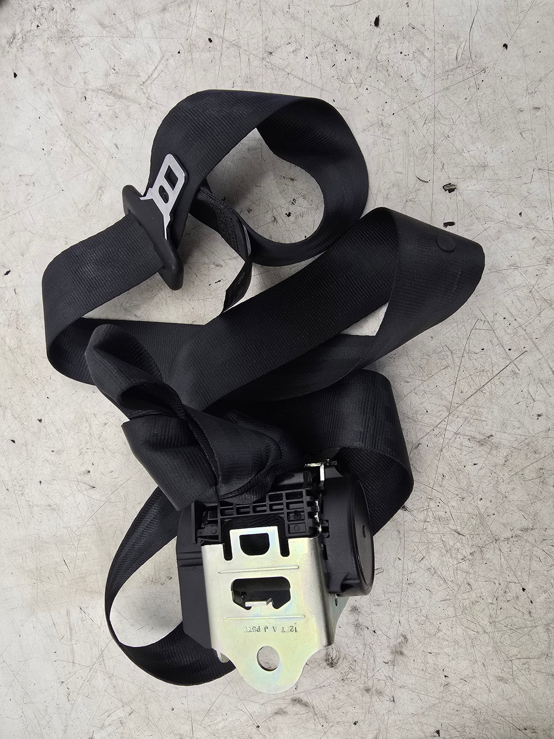 2015 Volvo V40 Rear Middle Seatbelt Grey 1323249