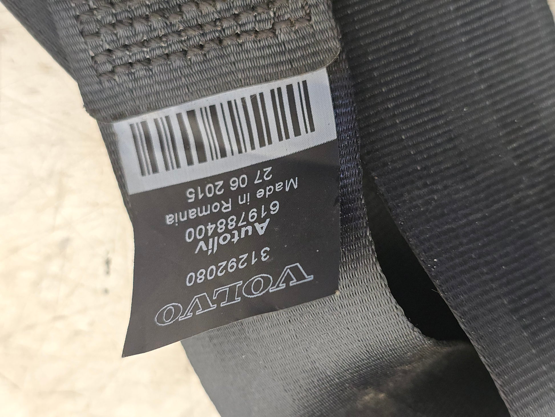 2015 Volvo V40 Rear Middle Seatbelt Grey 1323249