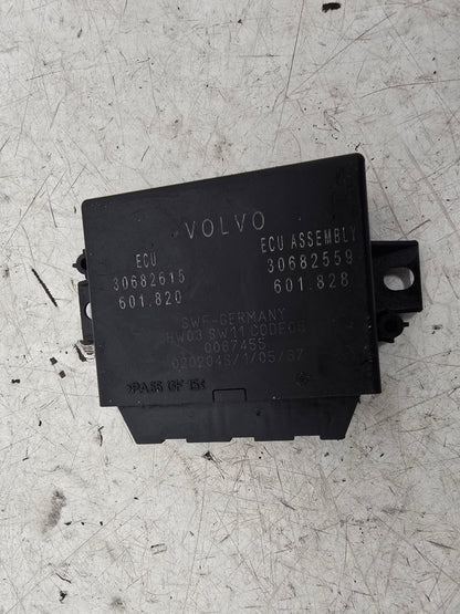 Volvo XC90 Parking Assistant Module 30682615 — photo 4
