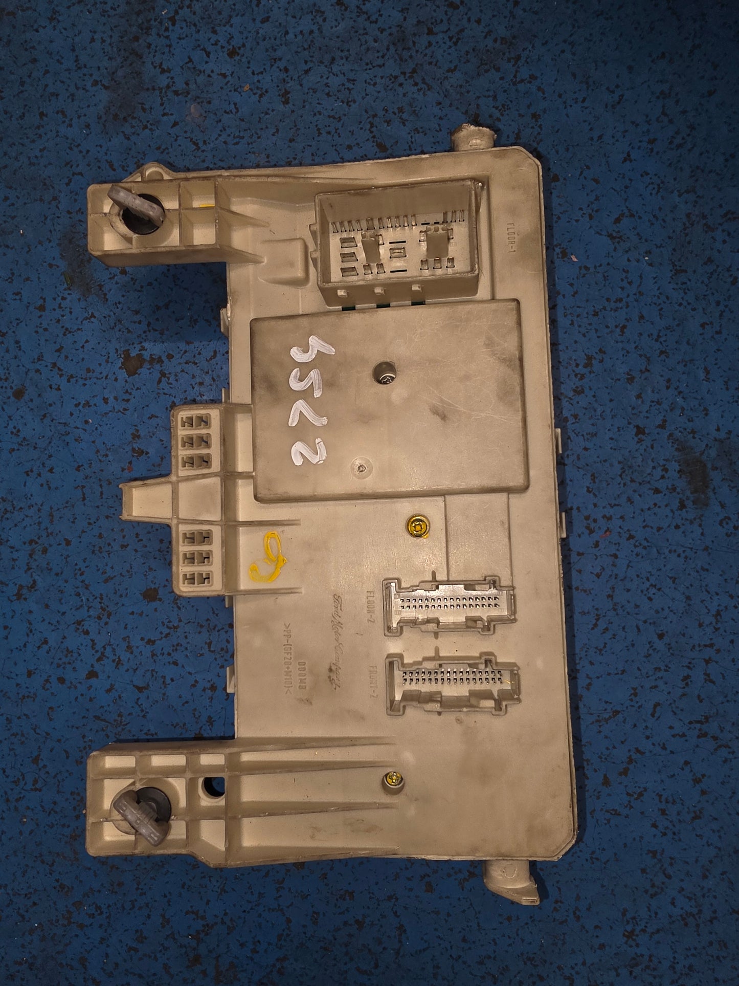 Volvo S40 2004-2012 CENTRAL ELECTRONIC MODULE (CEM) 31327215 — photo 2