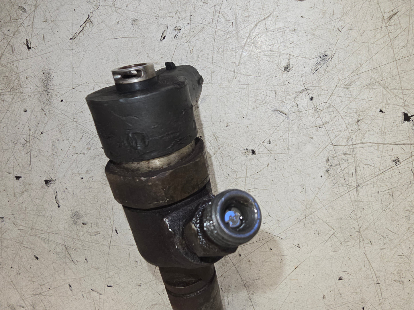 2006 Volvo XC90 D5 Fuel Injector 30750283