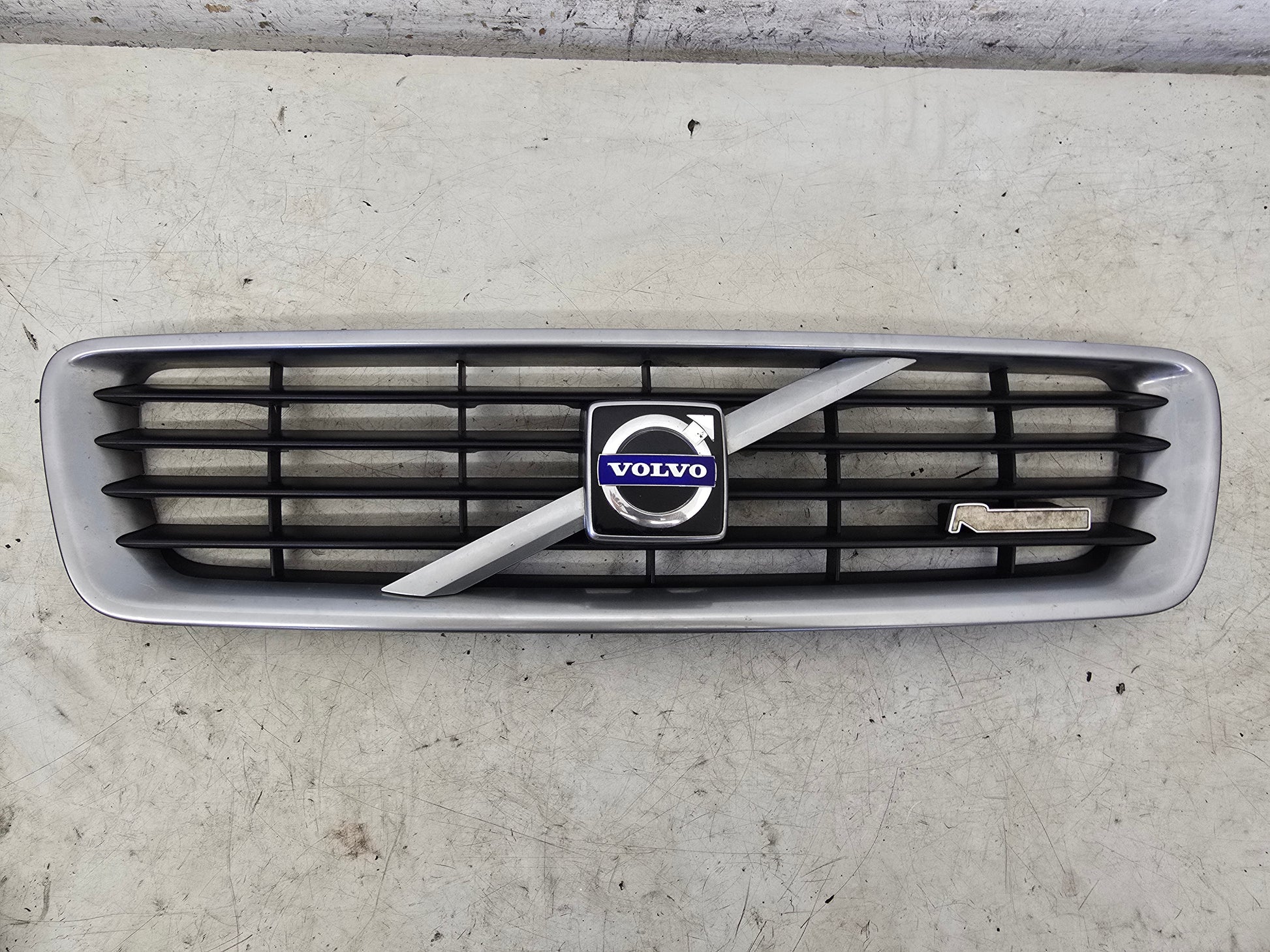 2008 Volvo C30 Sport Bumper Grille 30657194
