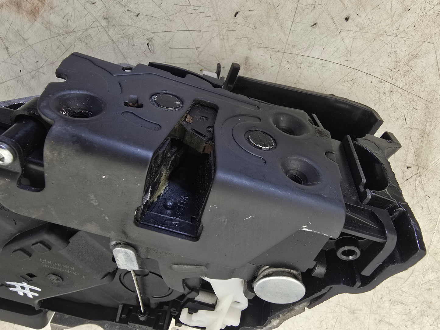 2004-2014 Volvo S40 V50 Front Left Passenger Door Lock 30799335