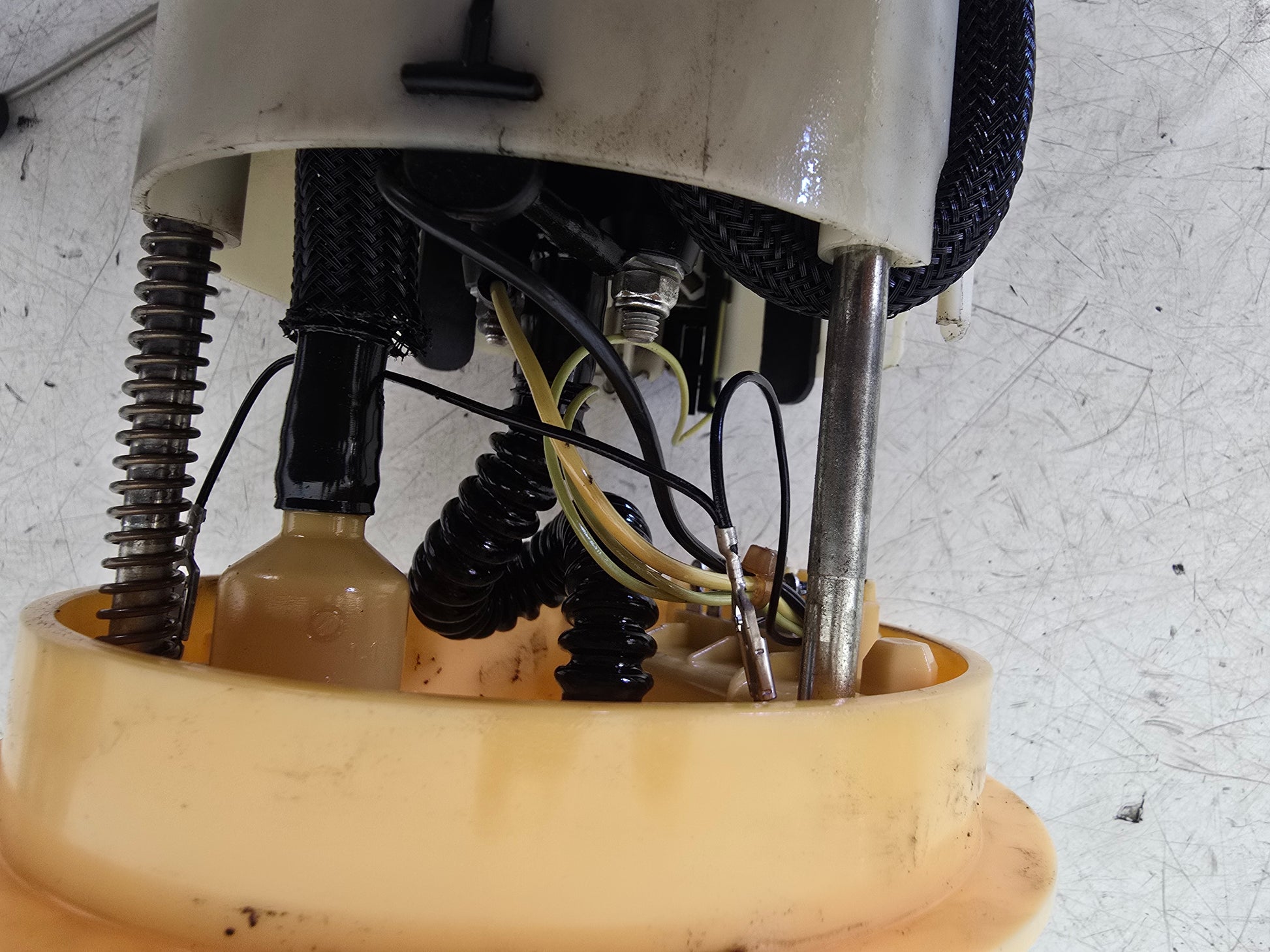 2008-2009 Volvo C30 S40 V50 C70 In-Tank Fuel Pump 30792594