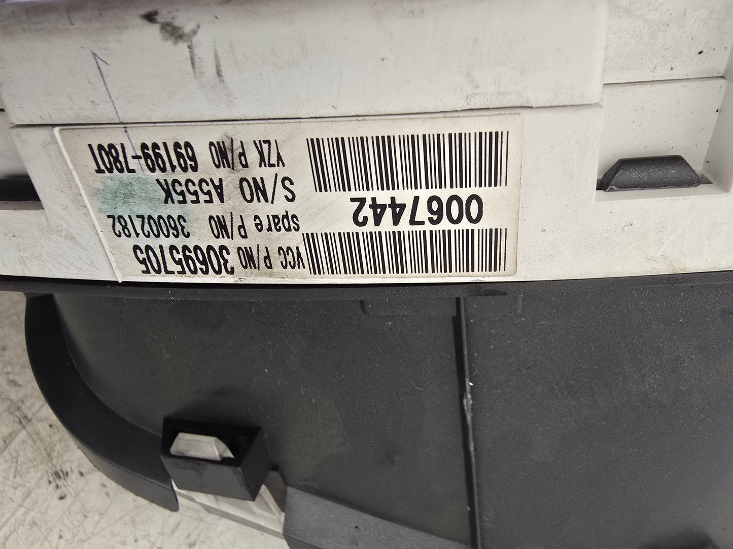 2007 Volvo C30 Instrument Cluster 30695705