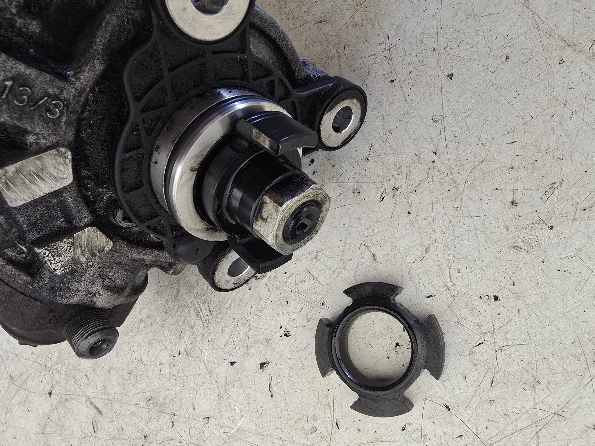 2007 Volvo C30 2.4 Diesel Fuel Pump 31272896