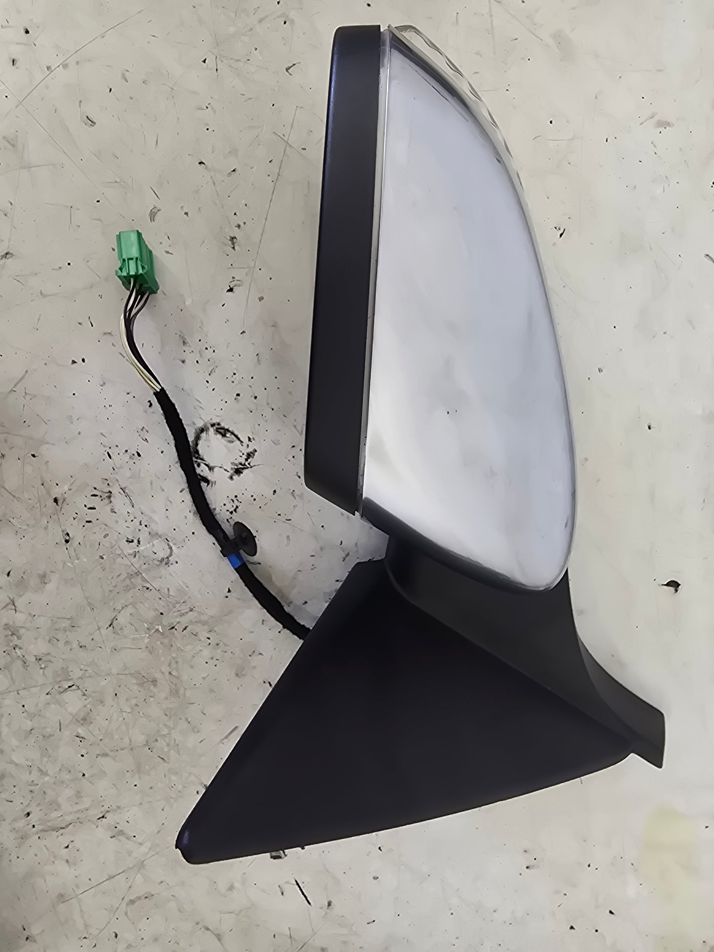 2007 Volvo C30 Passenger Side Power-Folding Electric Door Mirror – Silver