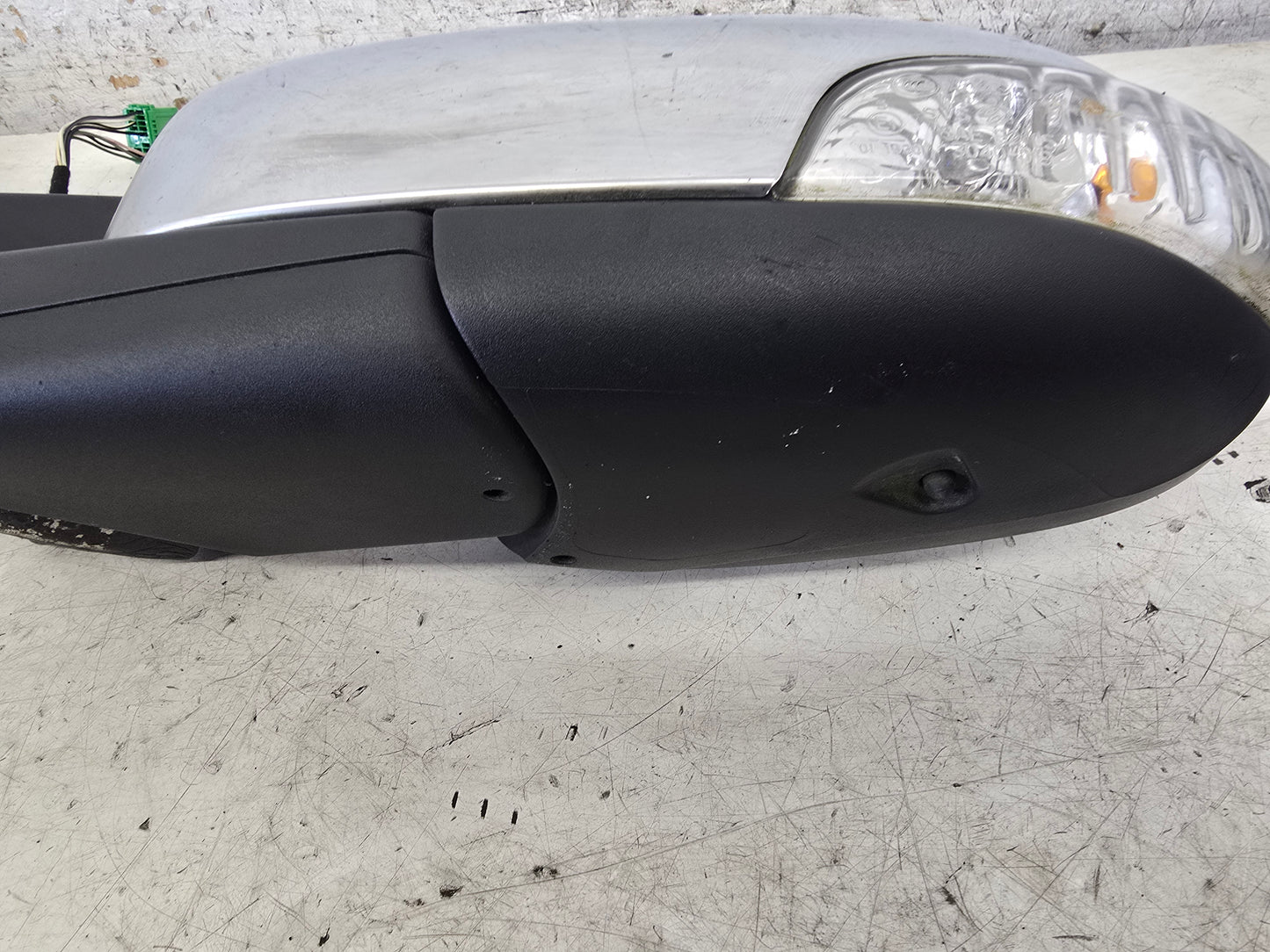 2007 Volvo C30 Passenger Side Power-Folding Electric Door Mirror – Silver
