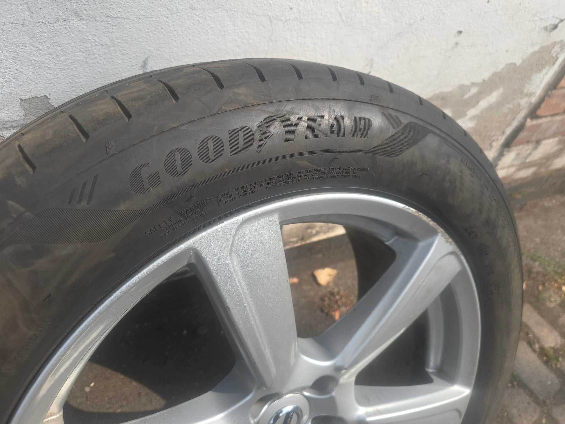 2012-2019 Volvo V40 Black Alloy Road Wheel 2.0D Hatchback VRAC B