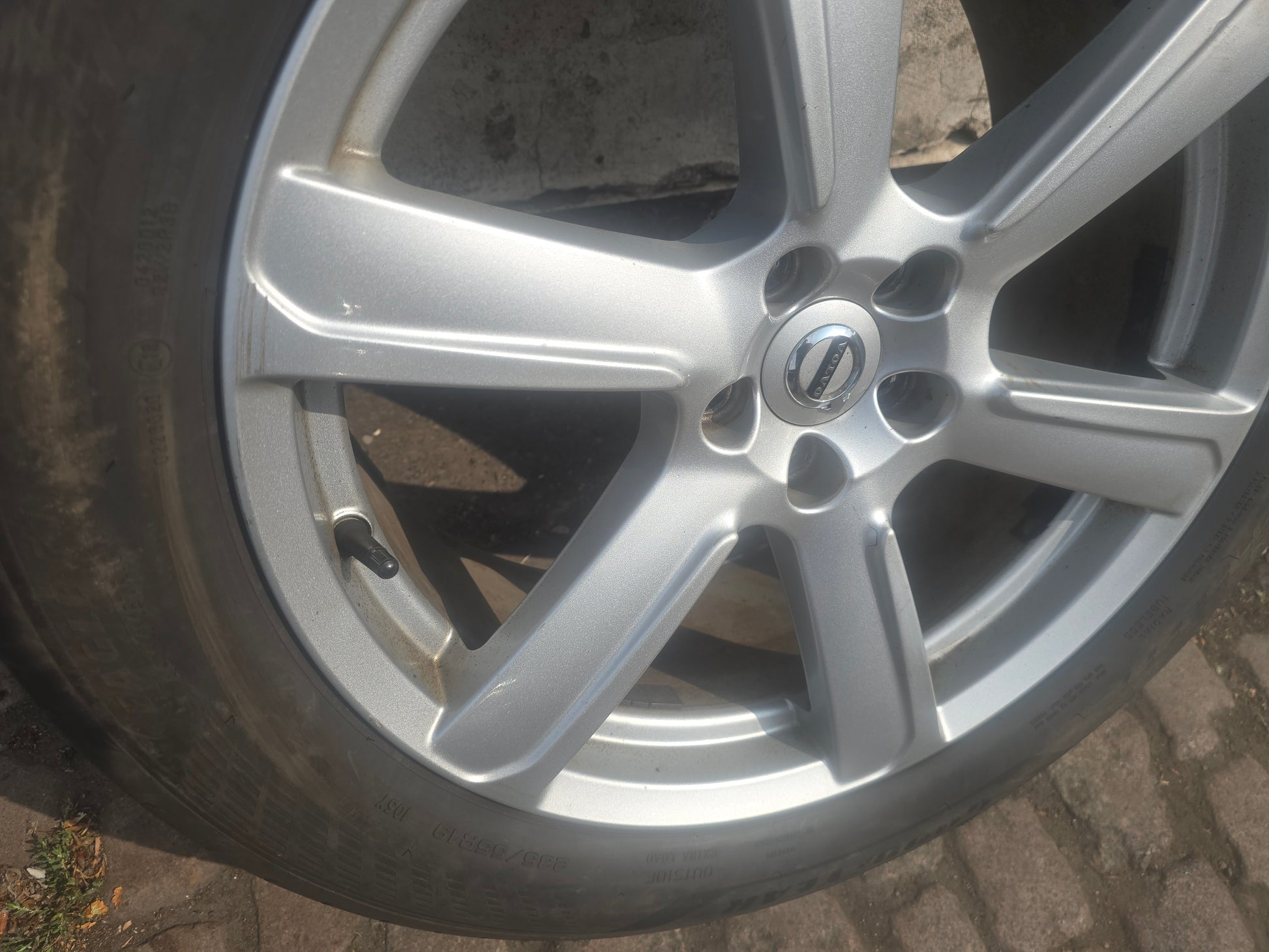 2012-2019 Volvo V40 Black Alloy Road Wheel 2.0D Hatchback VRAC B