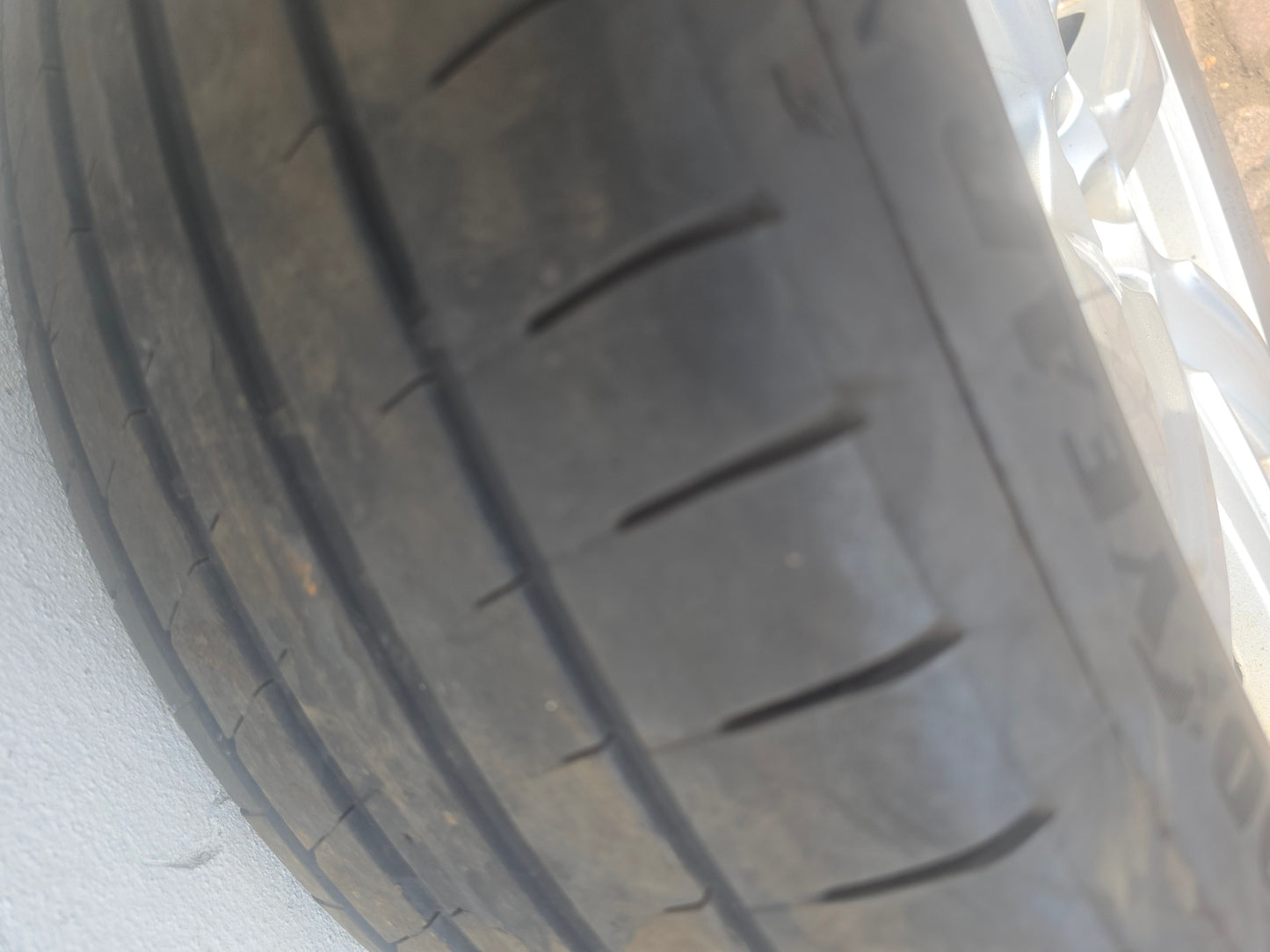 2012-2019 Volvo V40 Black Alloy Road Wheel 2.0D Hatchback VRAC B