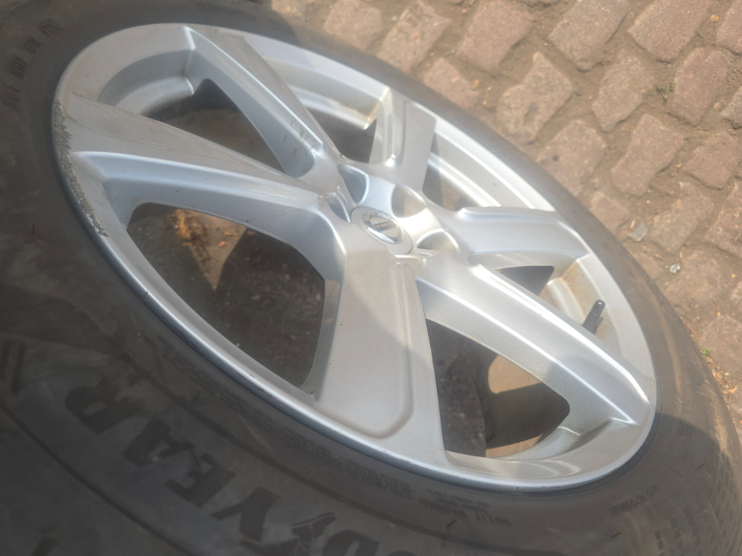 2012-2019 Volvo V40 Black Alloy Road Wheel 2.0D Hatchback VRAC B