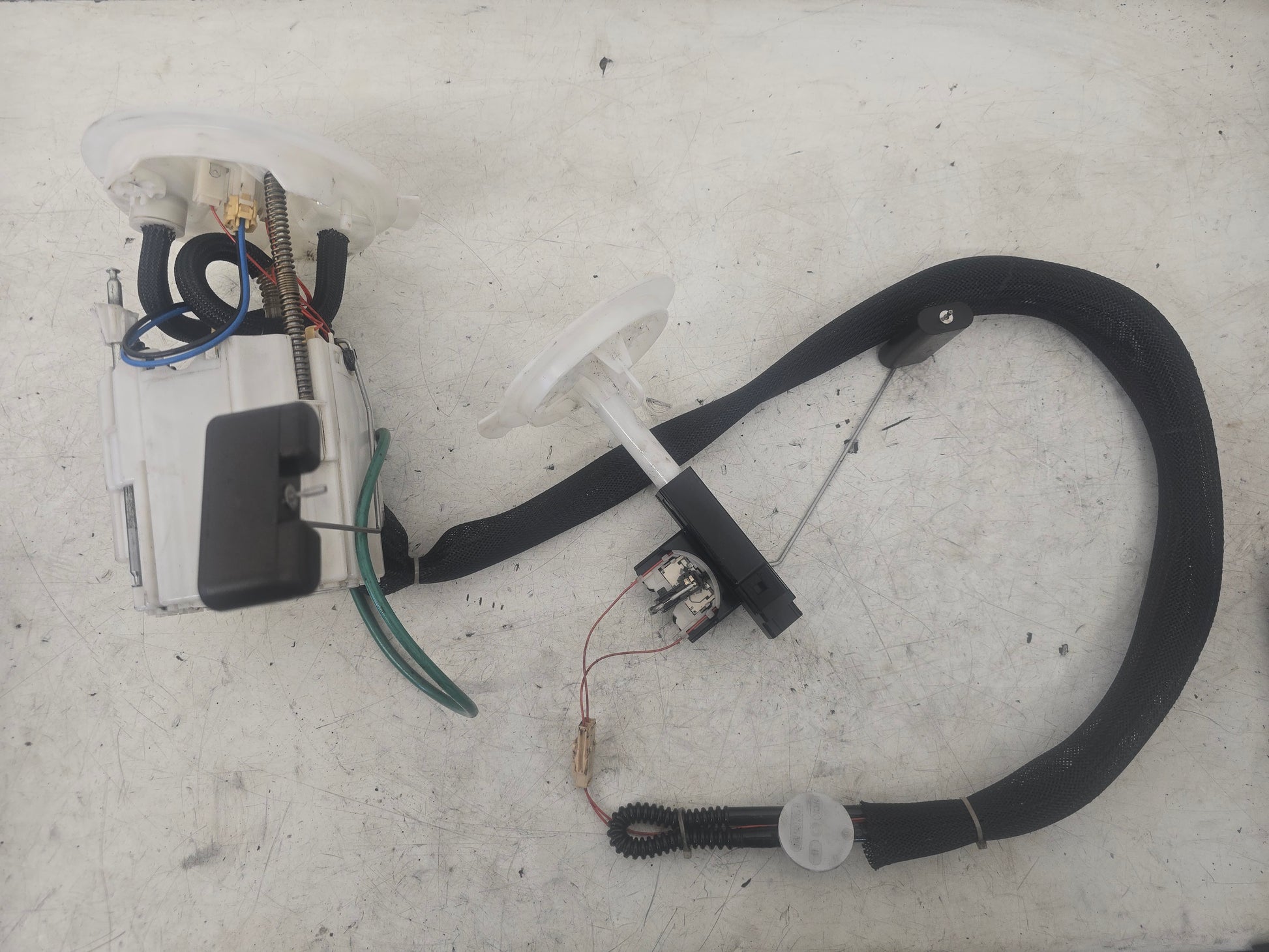 2012 Volvo V60 D3 In Tank Fuel Pump 31274669